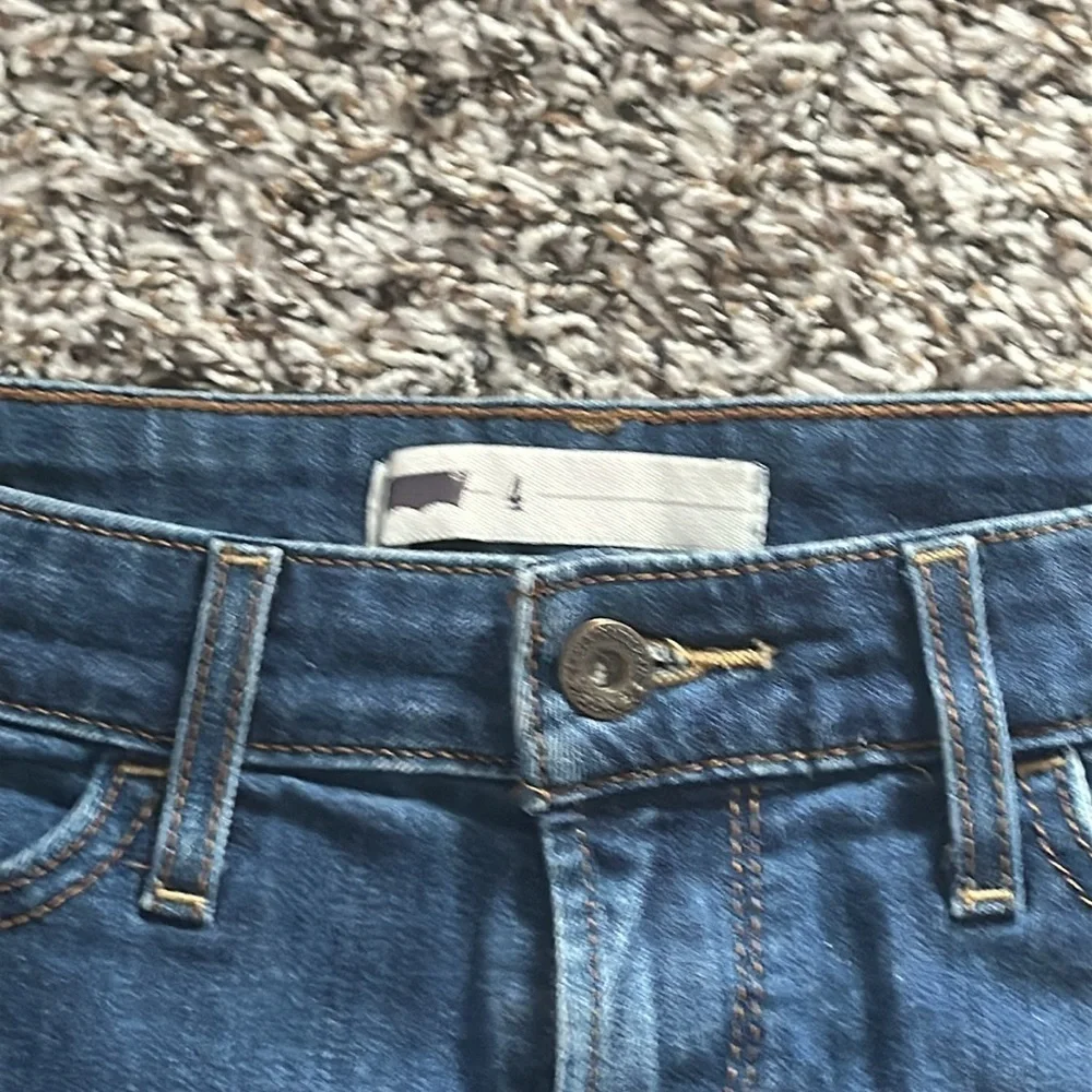 Levi’s Denim Shorts for Women - Picture 2 of 4